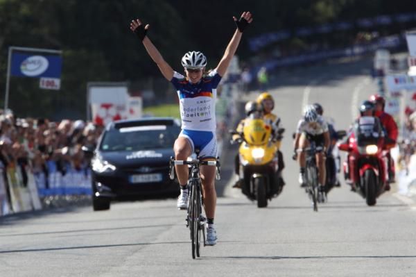 Annemiek Van Vleuten (Nederland Bloeit) enjoyed her victory