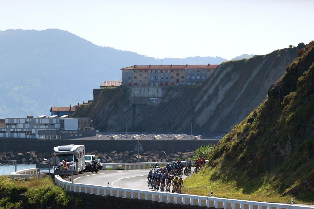 SAN SEBASTIAN SPAIN AUGUST 10 A general view of the peloton competing during the 44th Donostia San Sebastian Klasikoa 2024 a 236km one day race from San Sebastian to San Sebastian UCIWT on August 10 2024 in San Sebastian Spain Photo by Gonzalo Arroyo MorenoGetty Images