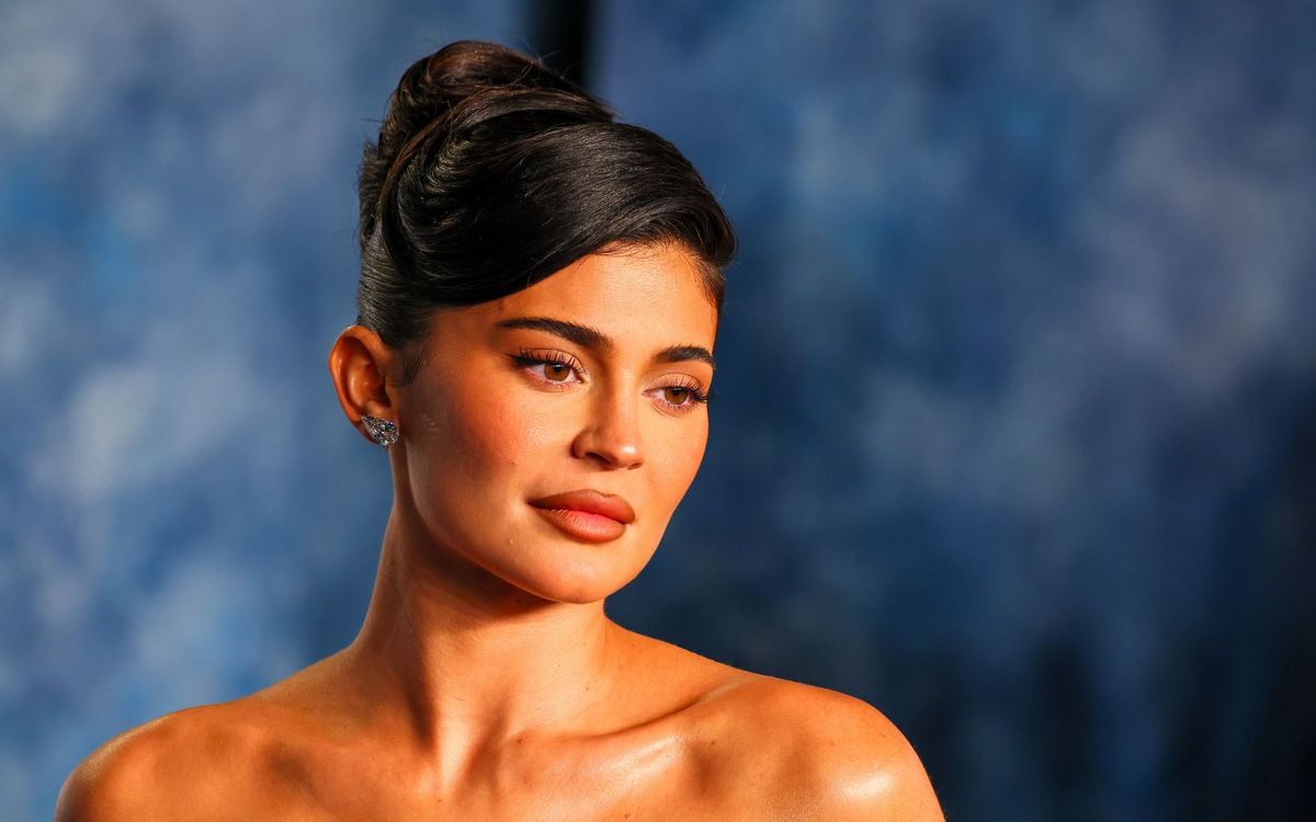 kylie-jenner-s-closet-teaches-us-a-lesson-in-shoe-storage-homes-gardens