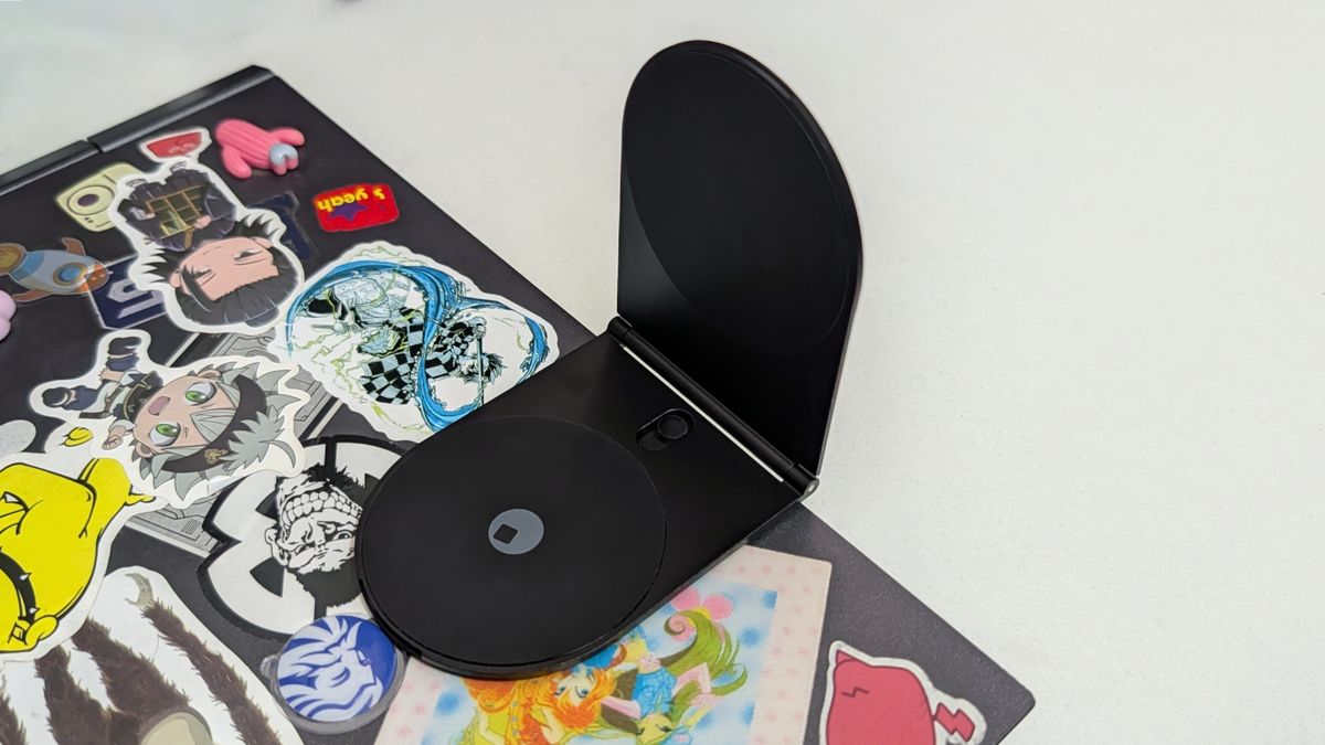 This thin magnetic plate from Rolling Square is nearly
invisible and can mount phones and tablets to screens