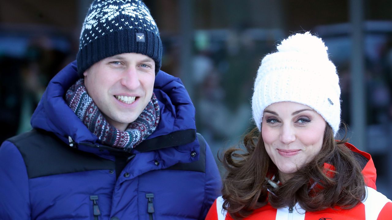 Knit cap, Beanie, Snow, Face, Facial expression, People, Winter, Fun, Smile, Freezing, 