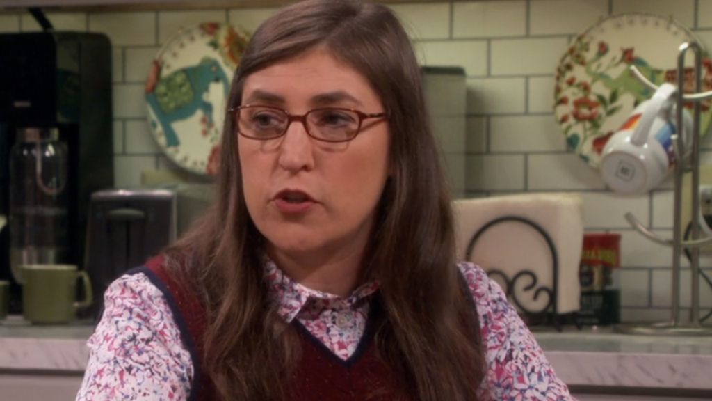 Adorable Photo Shows Mayim Bialik Reuniting With Big Bang Theory Co ...