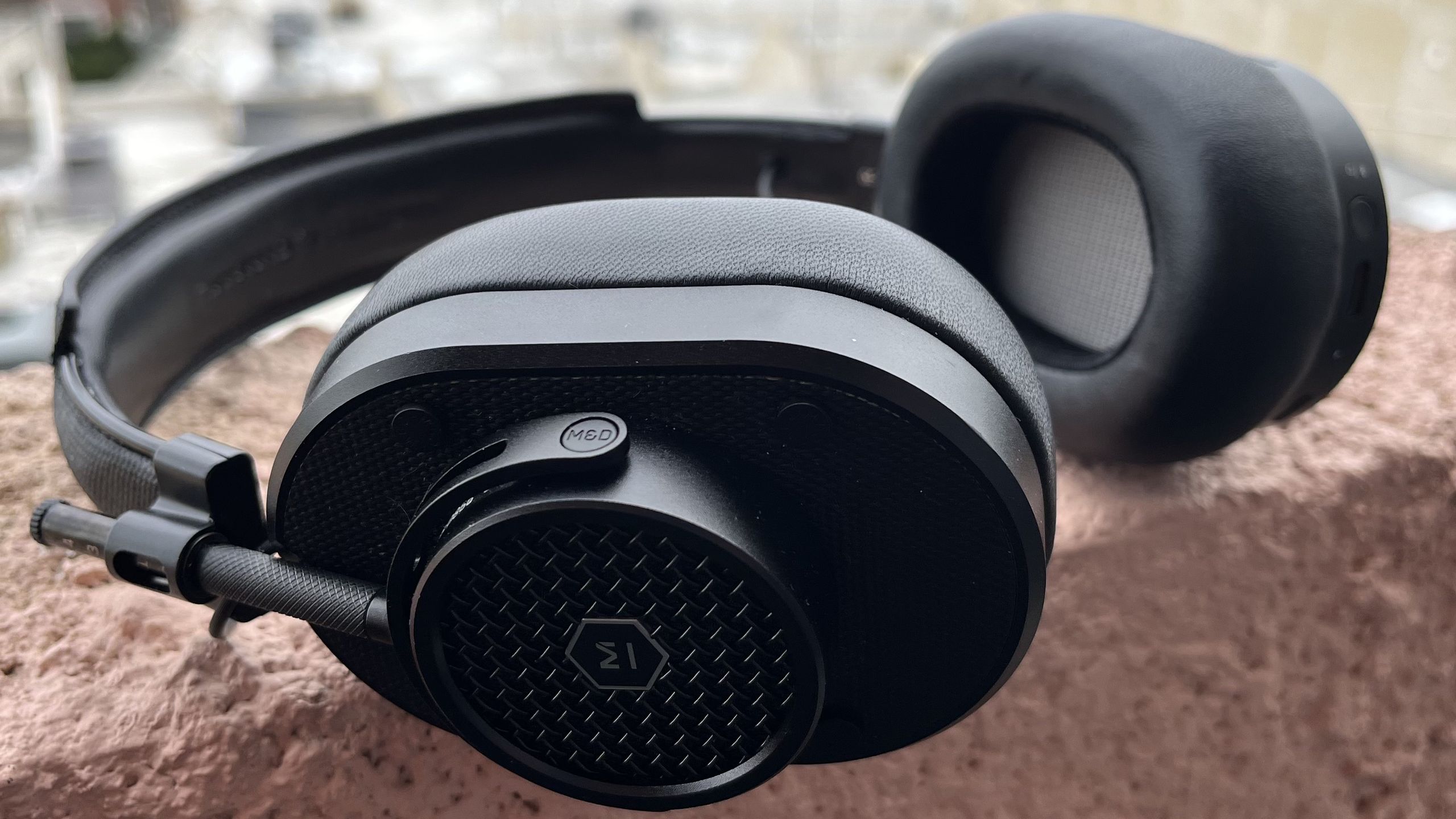 美品　Master & Dynamic MH40-W Gen2 Master & Dynamic MH40 Wireless (2nd gen) review: A novel mix