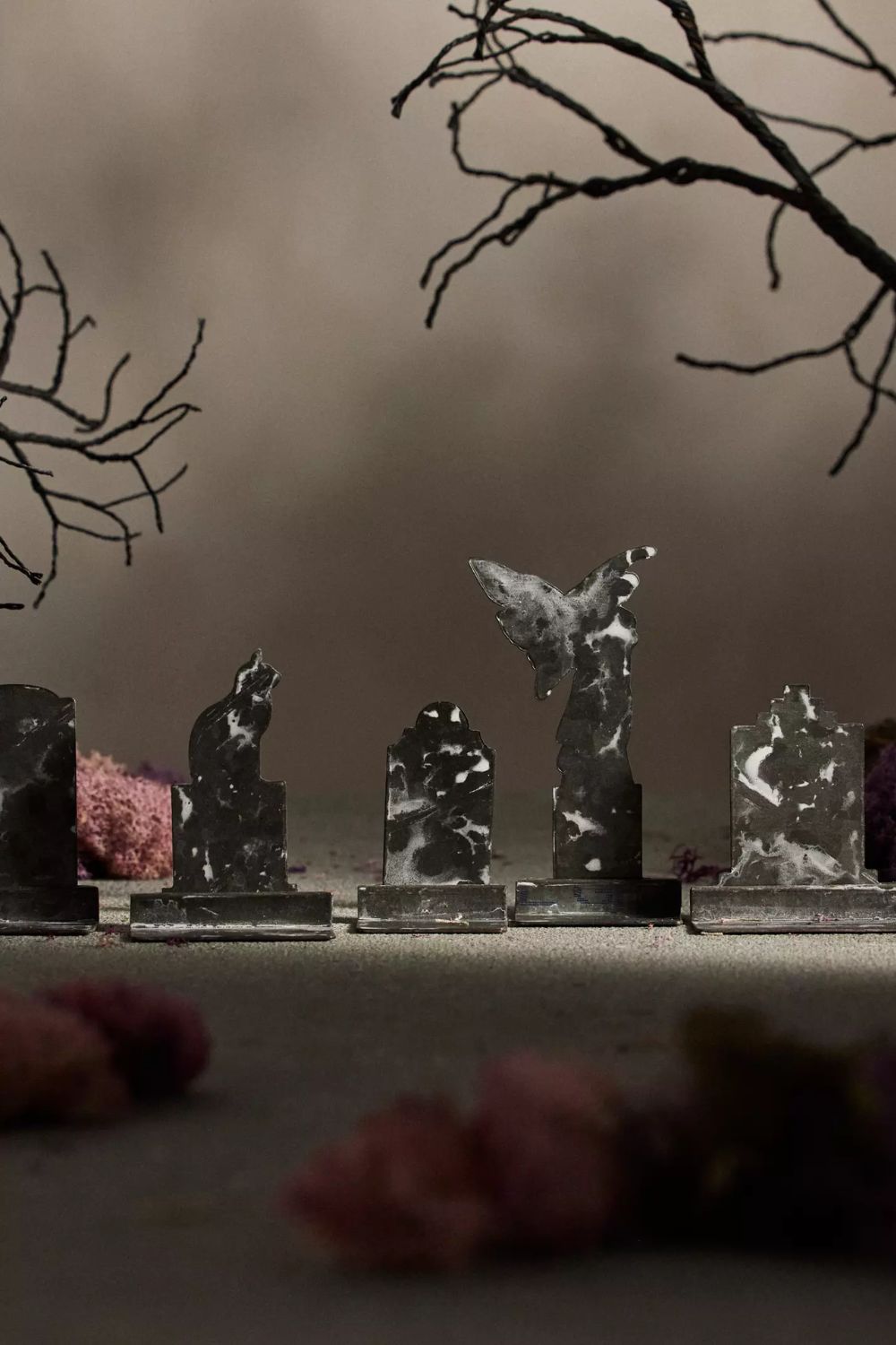Set of 5 black metal tombstone ornaments