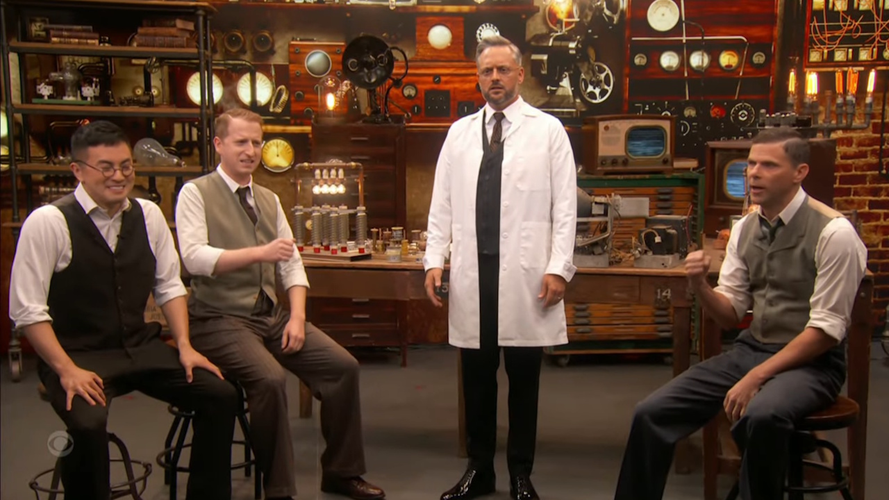 Nate Bargatze in 2025 Emmy Awards opener.