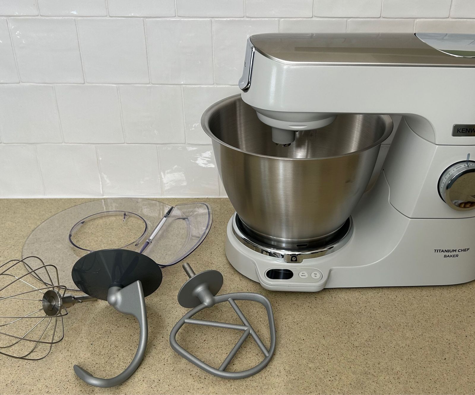 Kenwood Titanium Chef Baker Review An Excellent Stand Mixer For Home Bakers Homes And Gardens 8806