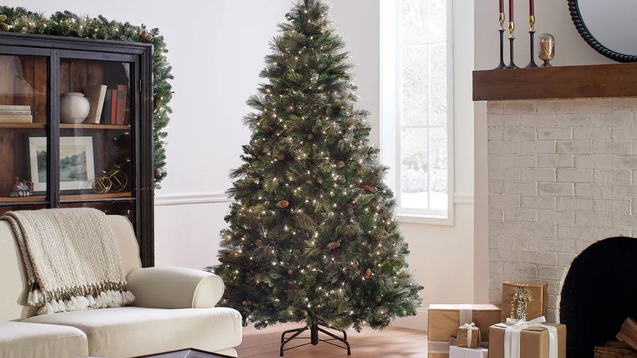 Lifestyle image of modern white living room with christmas tree