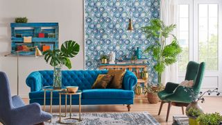 Blue vintage wallpaper in living room