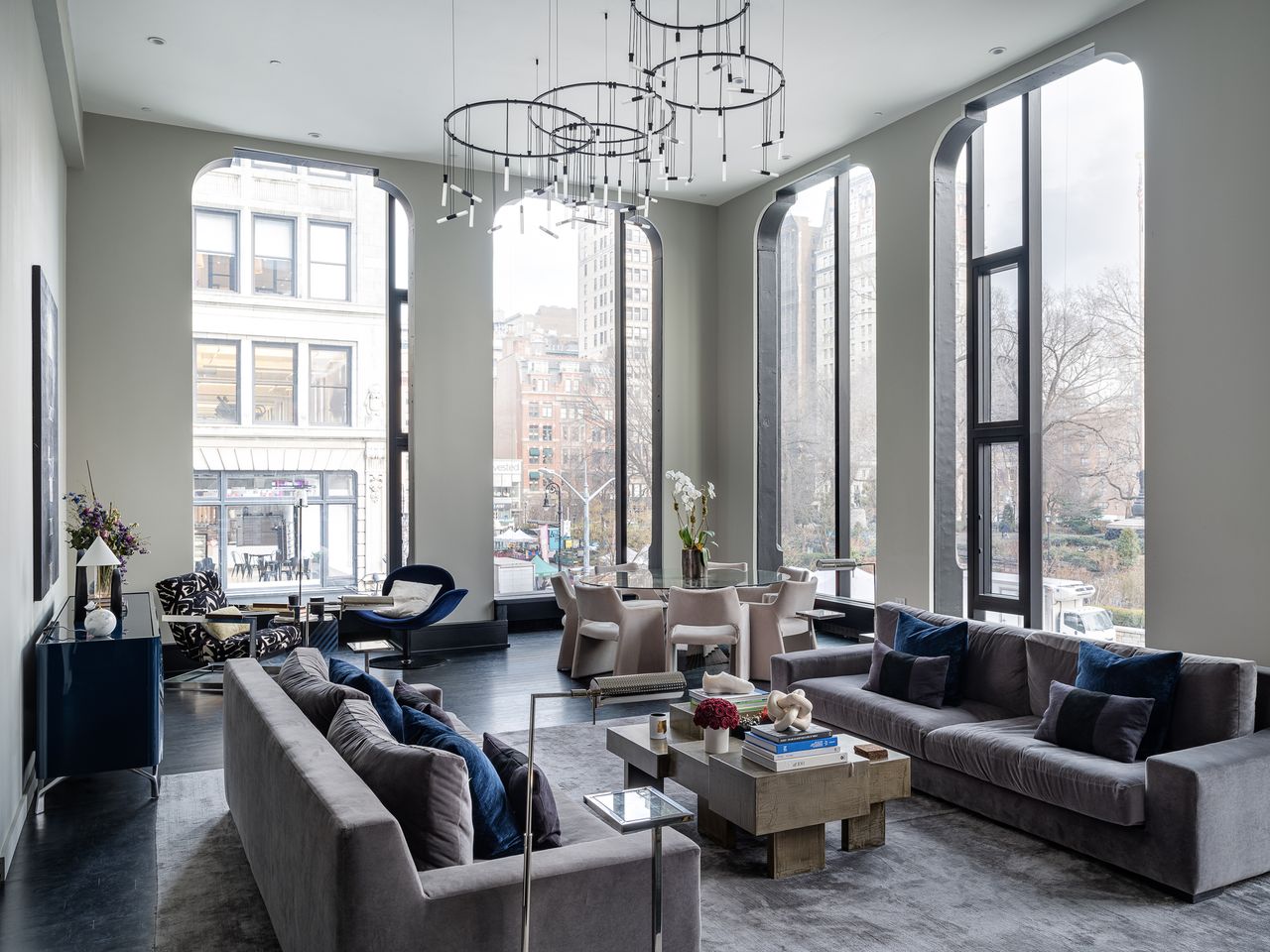 This Manhattan Home has a Wow-Factor Powder Room You Need to See