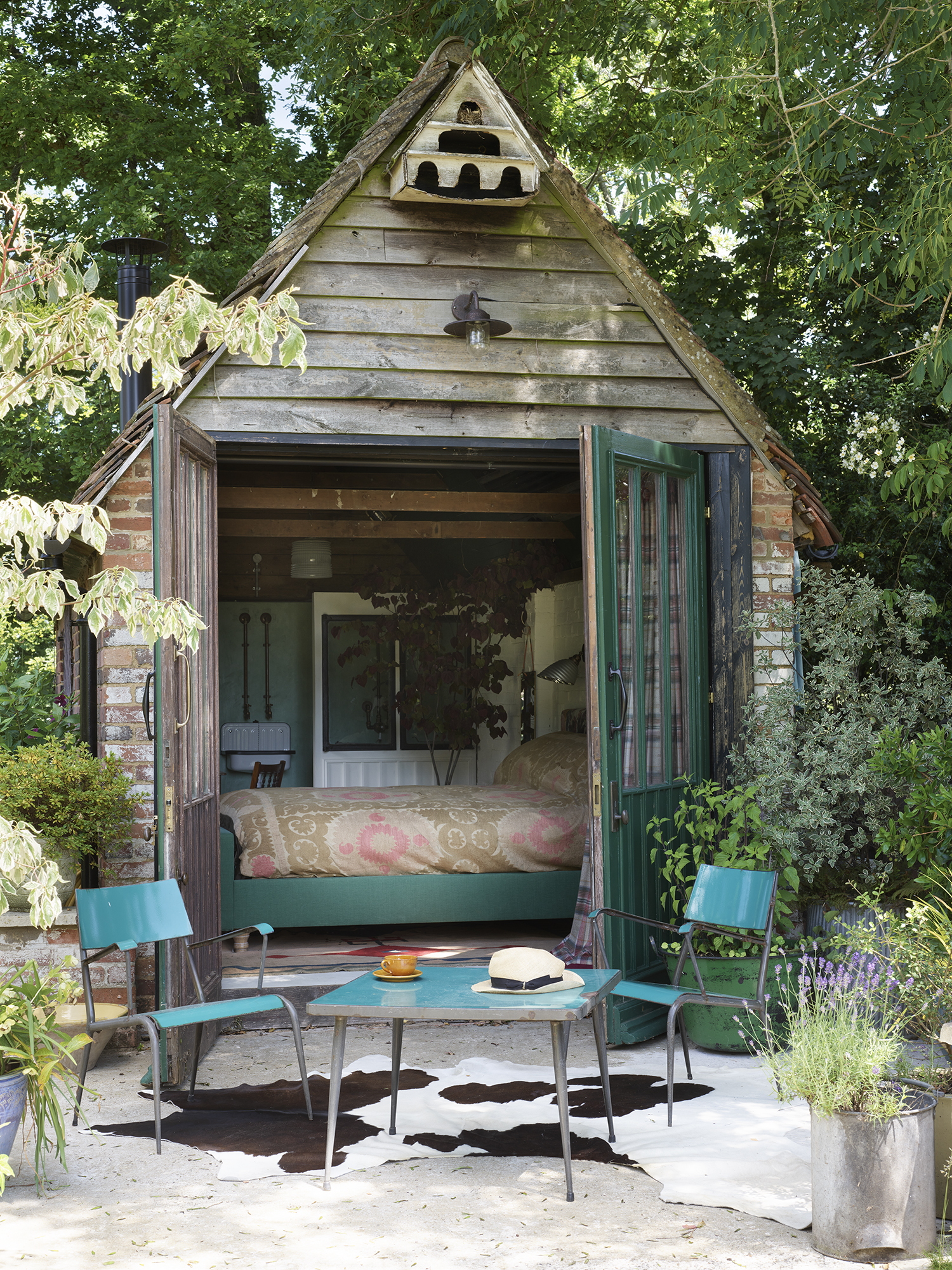Images of Thatch, a house that looks a bit like Claudia Winkleman