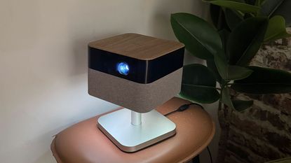 Epson Lifestudio Flex EF-72 projector