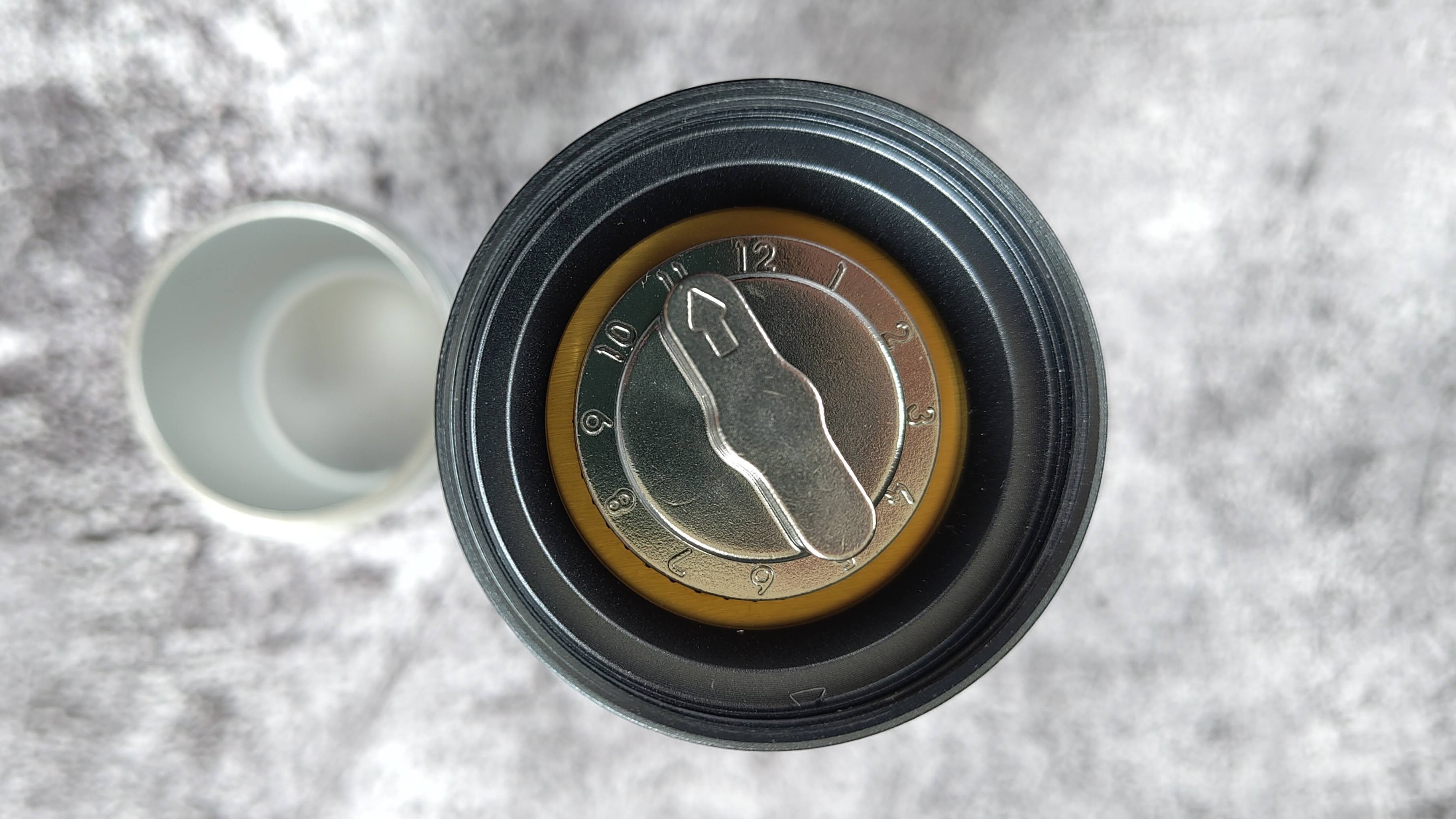 Adjusting grind settings for Aeropress manual coffee grinder