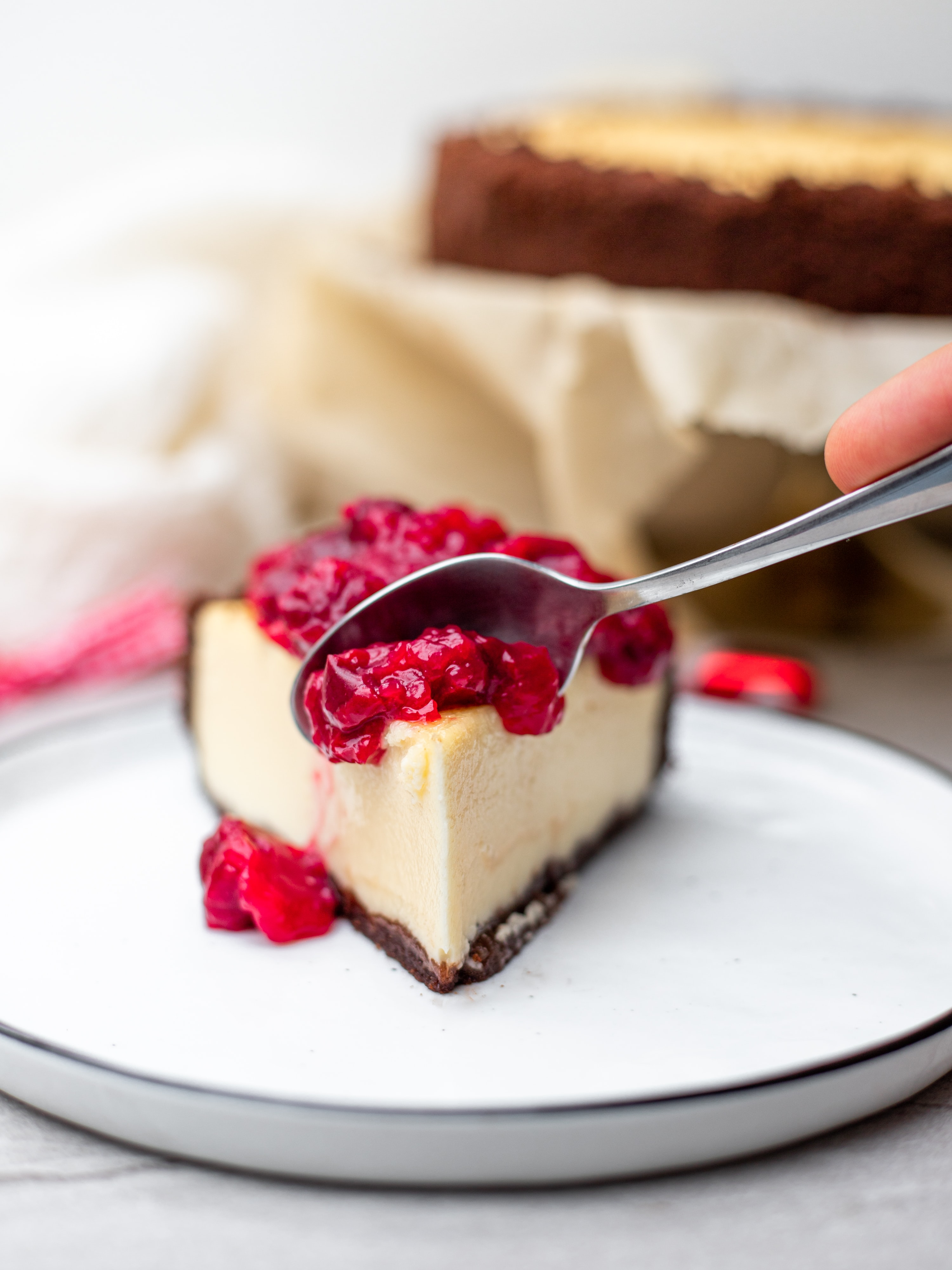 Festive White Chocolate Cheesecake With Cranberry Glogg Compote Real Homes