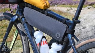 Specialized/Fjällräven frame bag on bike