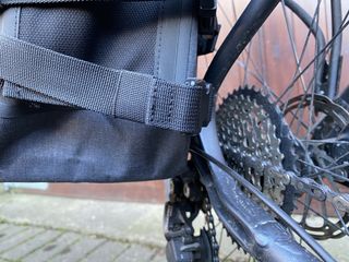 Image shows the New Loox Varo Backpack mounted on a bike.