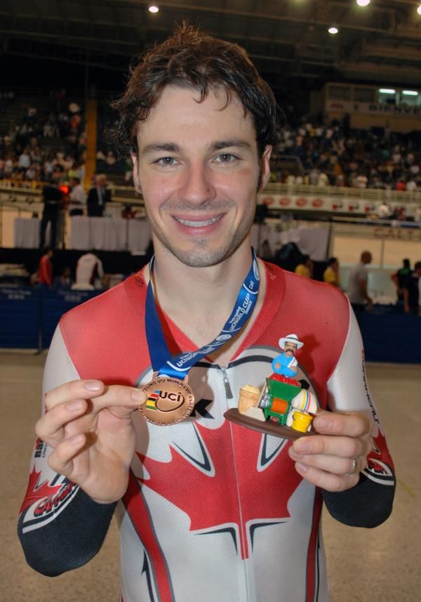Zack Bell picks up bronze in the Omnium