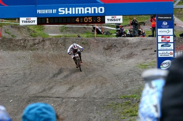 Greg Minnaar (Santa Cruz Syndicate) races to victory.
