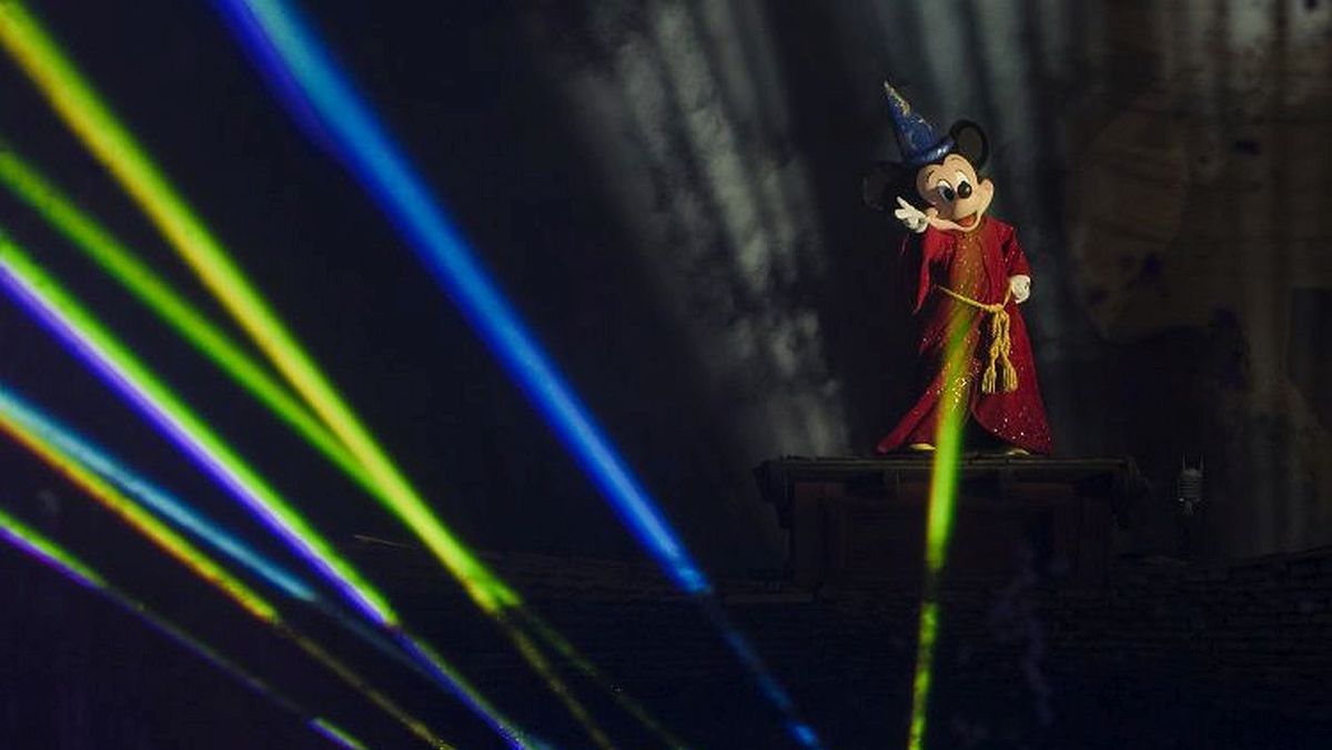 Mickey Mouse in Fantasmic