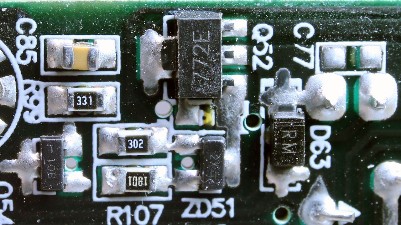 Gigabyte P550B