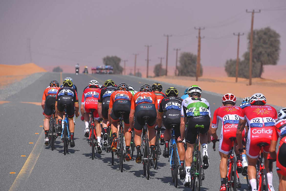 Nacer Bouhanni distanced in the crosswinds
