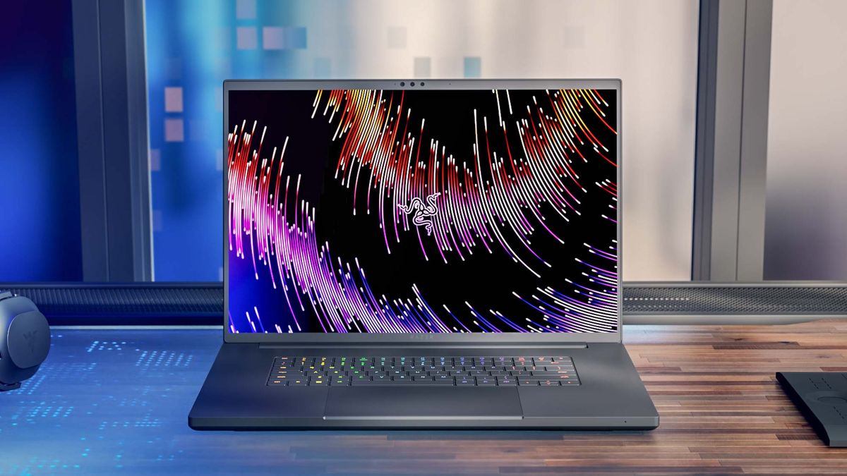 Razer Blade 18 review Size matters TechiAzi