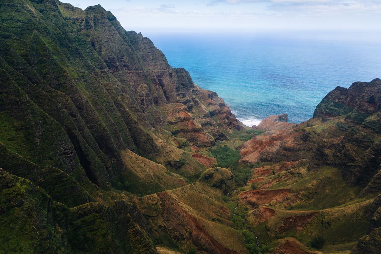The tour also takes in the Na Pali Coast, one of the world&rsquo;s most dramatic shorelines