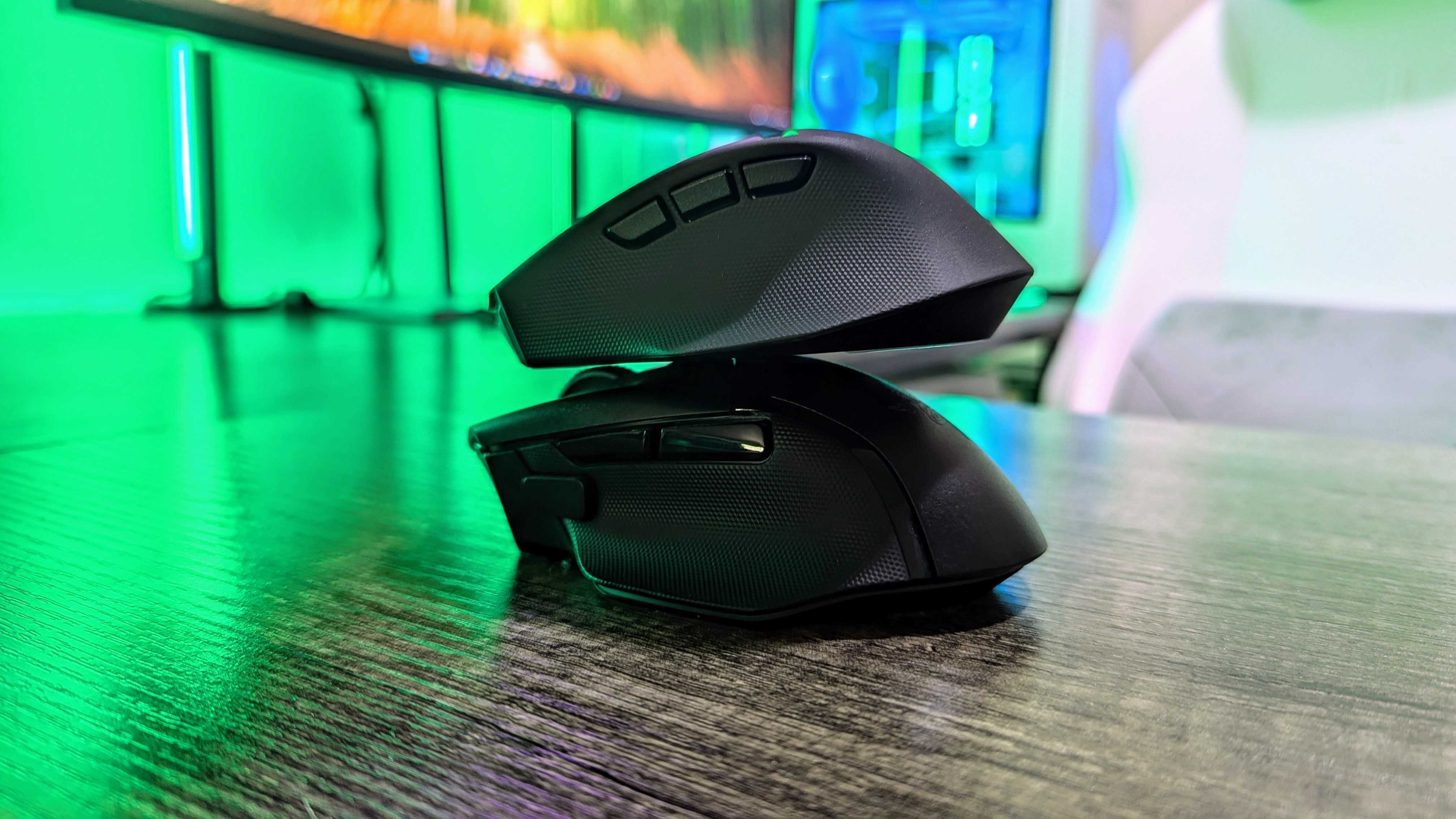 Image of the Razer Basilisk Mobile wireless gaming mouse.