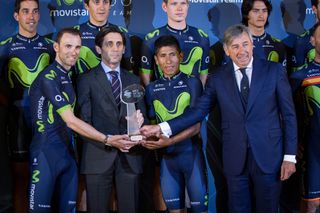 Quintana, Valverde and Eusebio Unzue present the 2016 WorldTour trophy to Telefonica CEO Jose Maria Alvarez-Pallete