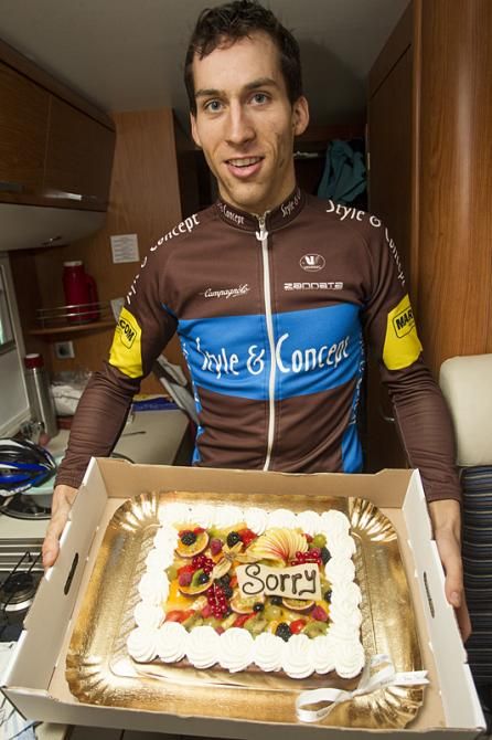 Jan Denuwelaere got a "sorry" cake from Zdenek Stybar after they clashed in a previous race
