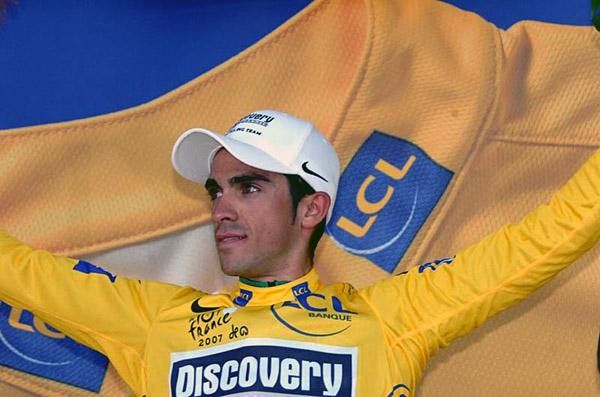 Contador looks right