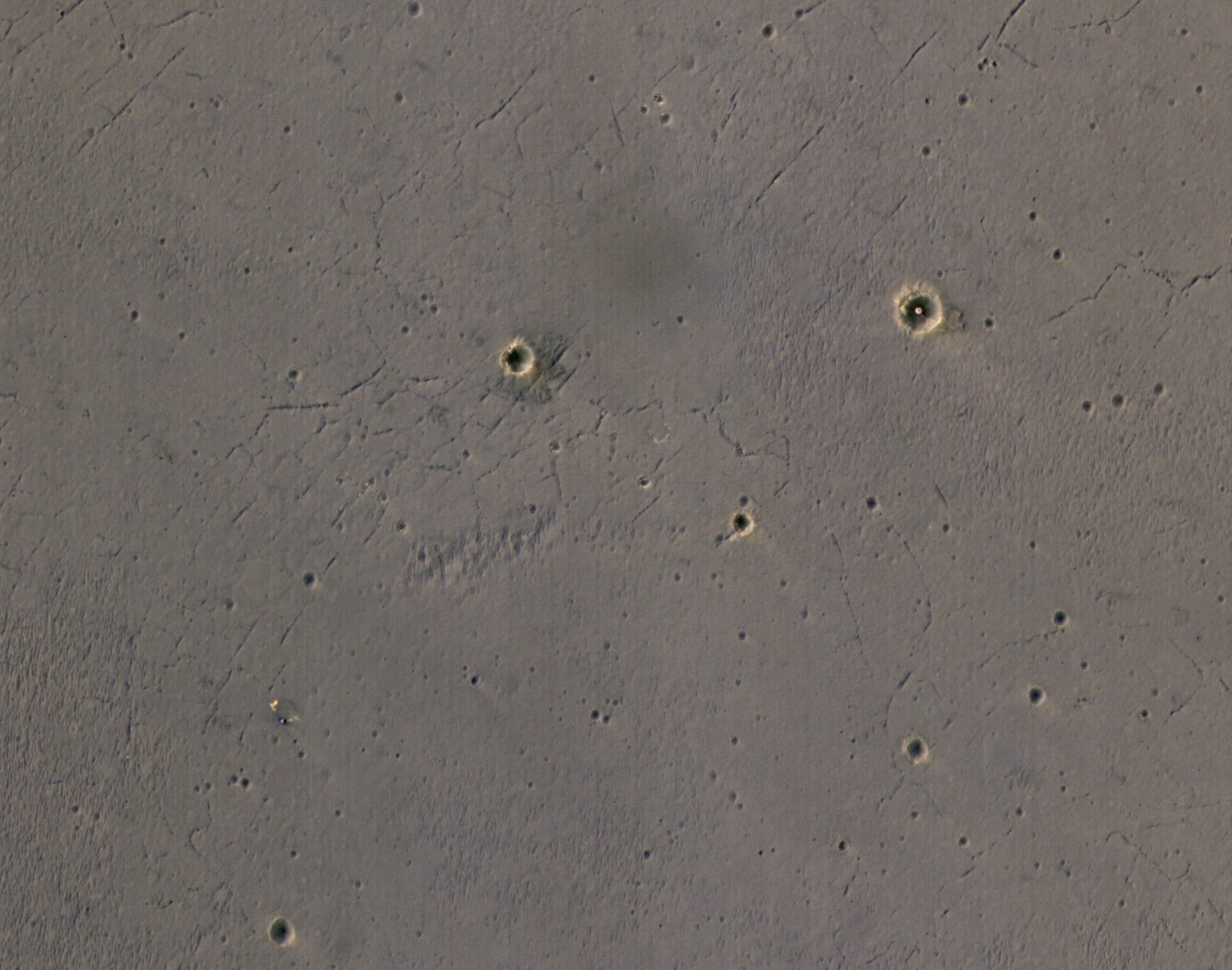 MRO View of Opportunity’s Landing Site