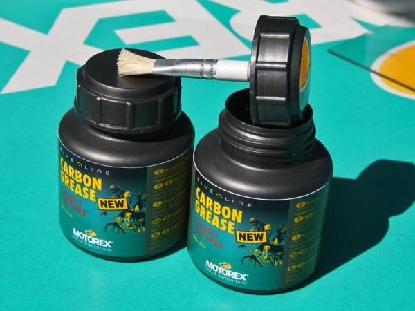 Motorex's carbon assembly provides needed friction when clamping carbon parts but doesn't use any added particles in its blend.
