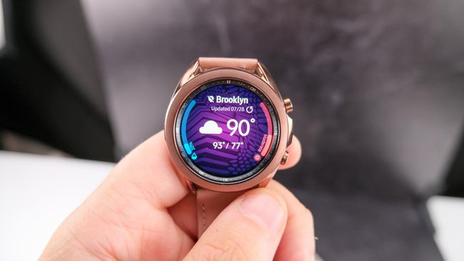 galaxy watch lte vs apple watch