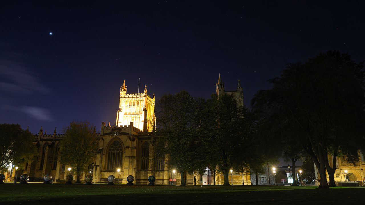 Sample image of the stars above an abbey