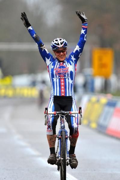 Katie Compton takes the win in Hoogerheide.
