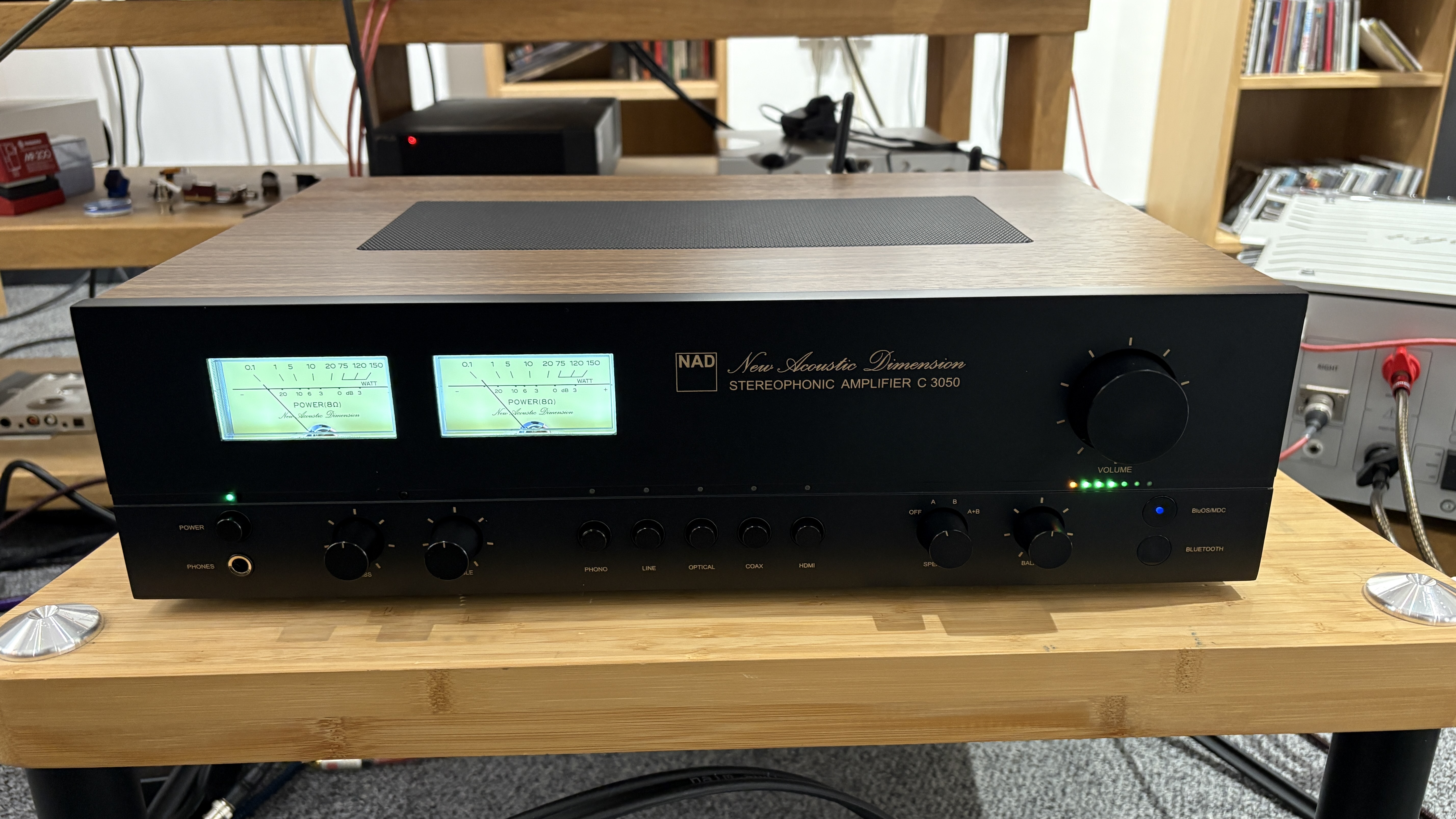 NAD C 3050 on wooden rack in test room