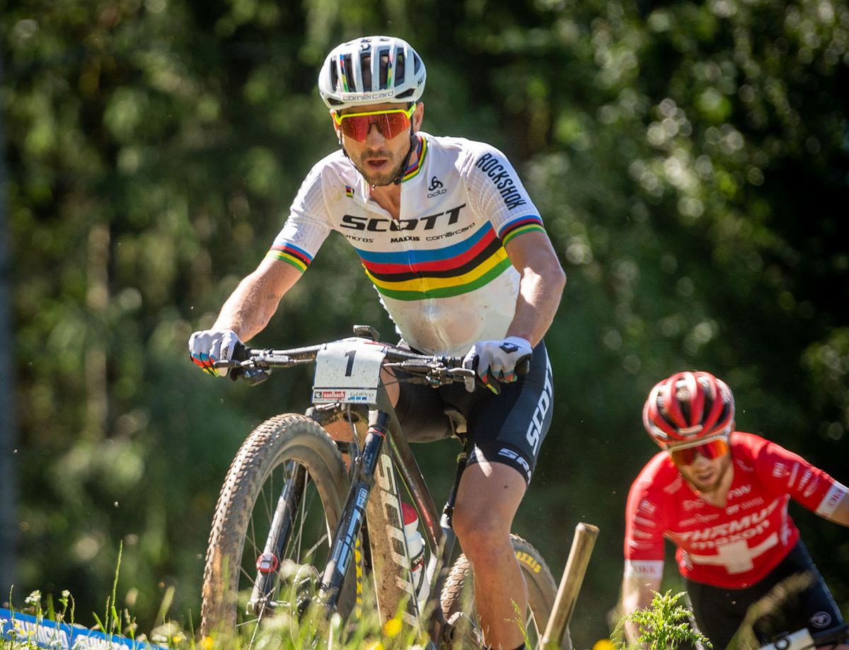 Nino Schurter (Scott-SRAM MTB Racing Team) leading Mathias Fl&Atilde;&frac14;ckiger (Th&Atilde;&para;mus Maxon)