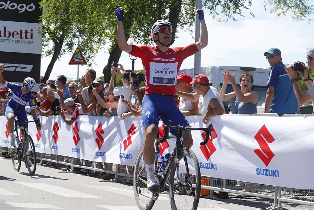 Elia Viviani (Quick-Step Floors) wins stage 4 at Adriatica Ionica Race