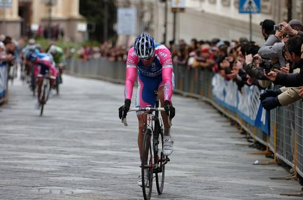 Alessandro Petacchi (Lampre - Farnese Vini) crosses the finish line alone in second place.