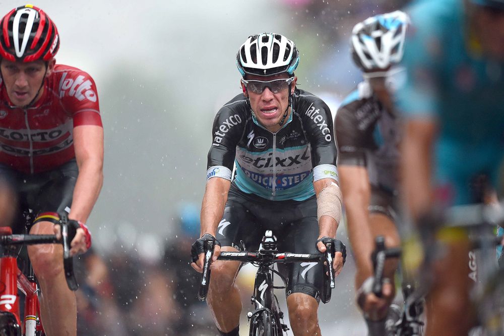 Rigoberto Uran finishes in the bunch.