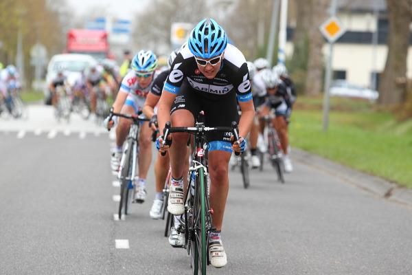 Trine Schmidt (Garmin-Cervelo) leads the bunch and stretches her legs