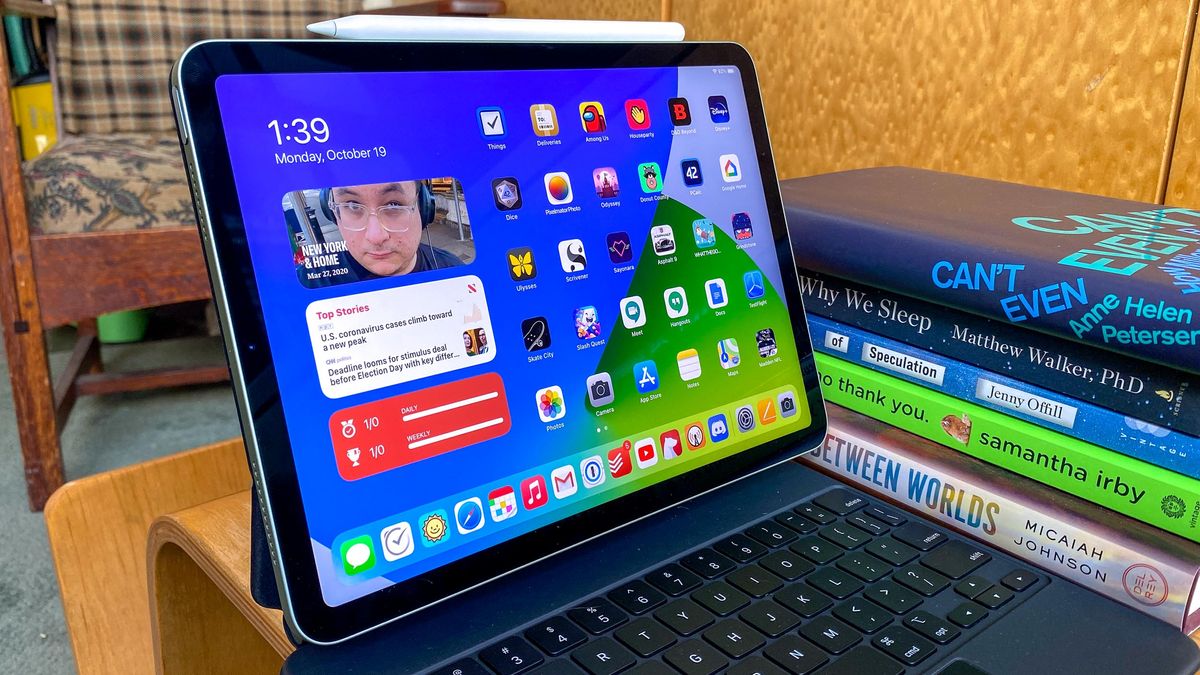 The iPad Air will receive a major update to the OLED screen – and MacBook Pros are next
