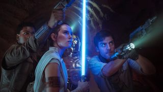 Rey, Poe ja Finn Rise of Skywalker -elokuvan kuvassa
