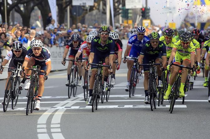 Ponzi powers to the line