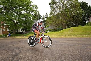 Defending Nature Valley champ Kristin Armstrong (Cervelo Test Team) sails to victory.
