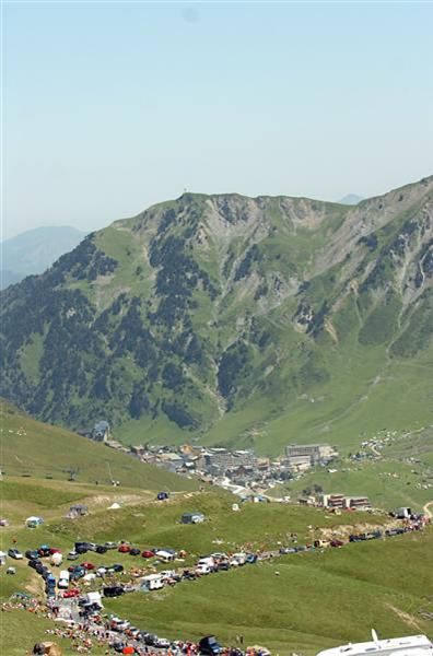 Crowds mass on the Tourmalet