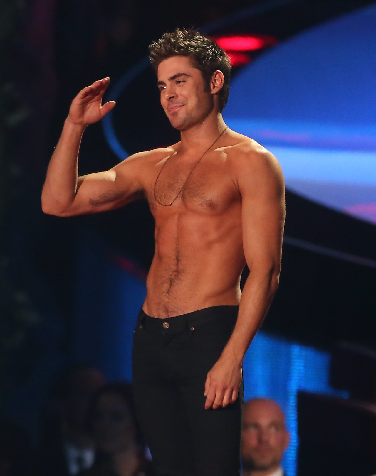 Zac Efron shirtless at the 2014 MTV Movie Awards