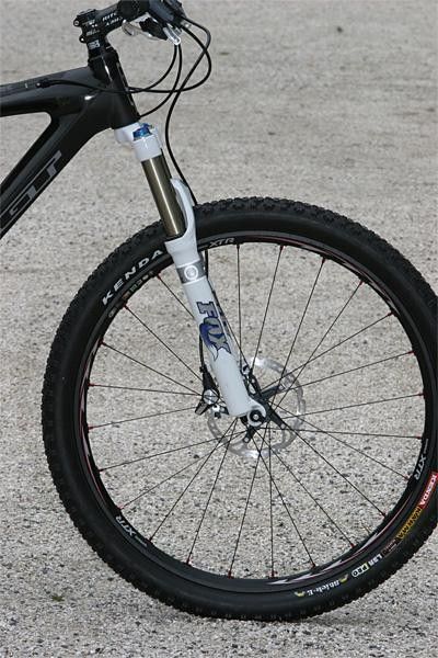 Fox suspension is featured throughout the line including the 100mm-travel 32 Float RL fork.