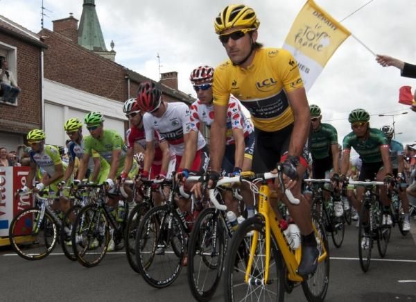 Yellow jersey wearer Fabian Cancellara (RadioShack-Nissan)