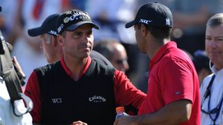 Rocco Mediate shakes Tiger Woods' hand before the 2008 US Open playoff at Torrey Pines
